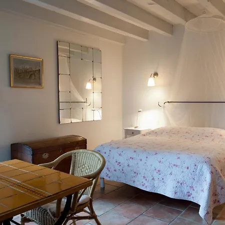 Bed & Breakfast Ecuries Sainte Croix 4*