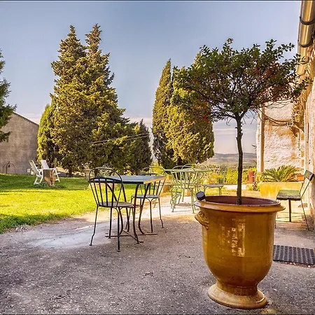 Nocleg ze śniadaniem Ecuries Sainte Croix 4*