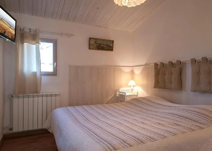 Ecuries Sainte Croix Каркассон