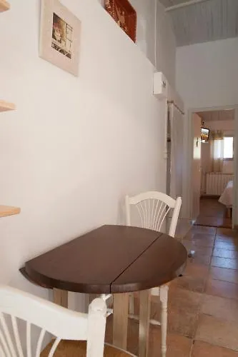 Ecuries Sainte Croix 4*